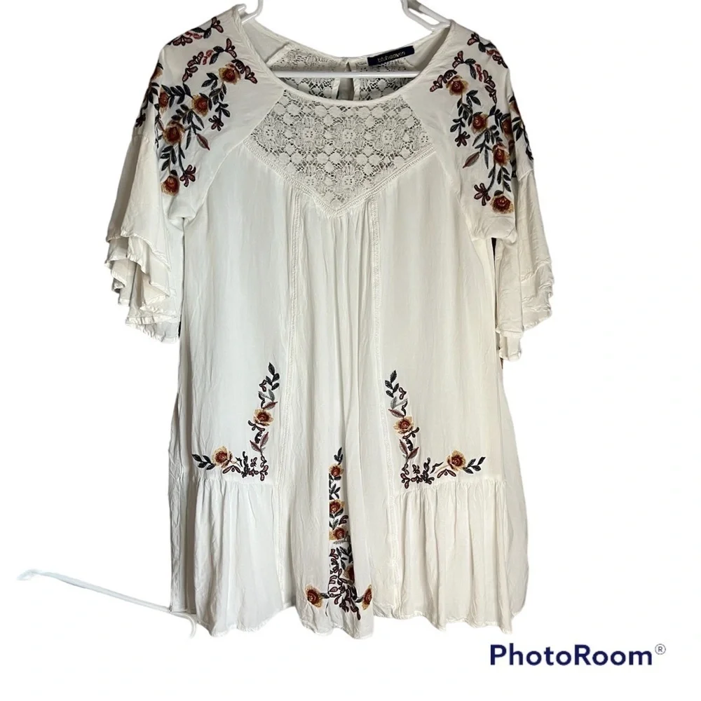 Blu Heaven (By UmGree) Floral Embroidered Crochet Mini Dress. Size: Small. - Picture 5 of 12